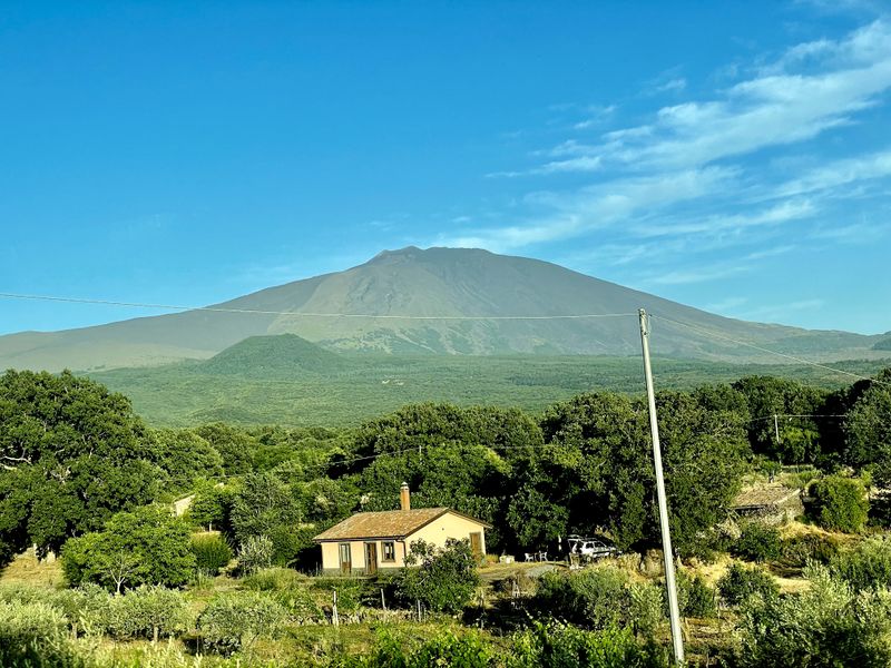 File:Mama Etna.jpg